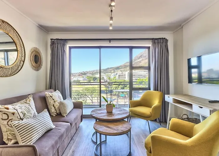 Gorgeous, Central, Secure- Foothills Of Table M!