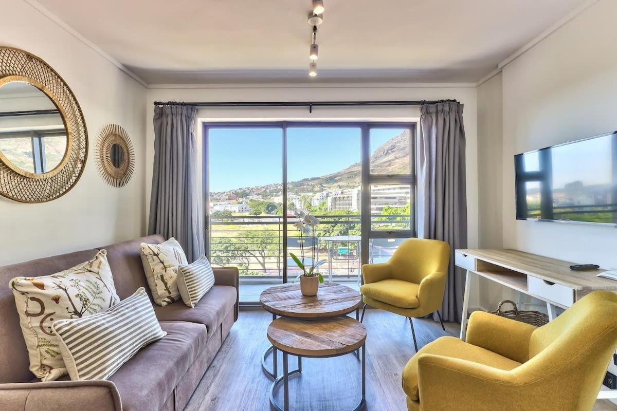 Gorgeous, Central, Secure- Foothills Of Table M! *