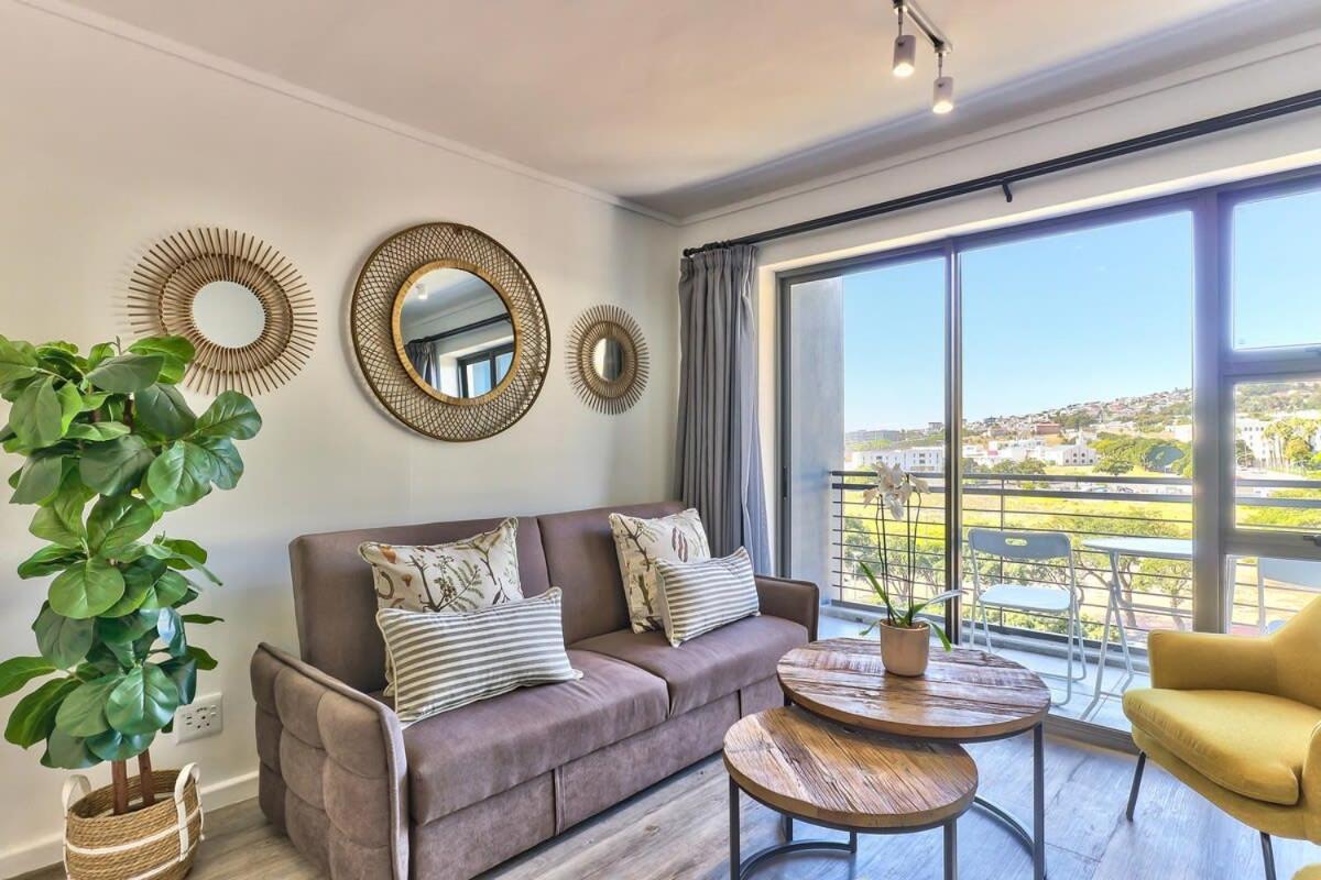 Gorgeous, Central, Secure- Foothills Of Table M! *